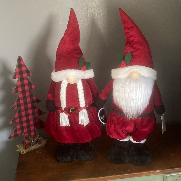 NWT- Santa & Mrs. Claus Greeter Gnome Decorations w/ Extendable Legs 27”-37”H - Picture 14 of 17